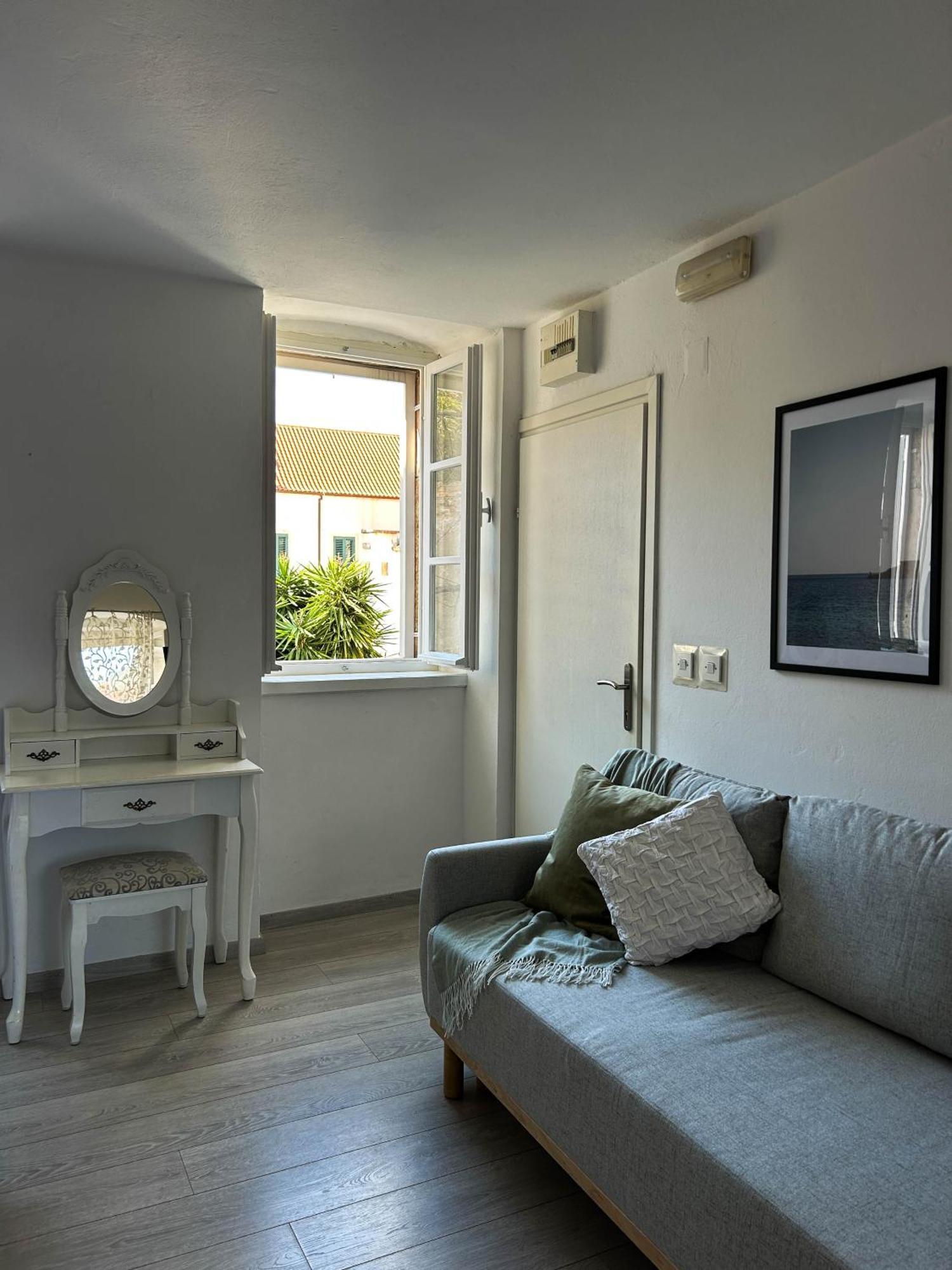 Iza Roka Apartments ドゥブロブニク エクステリア 写真